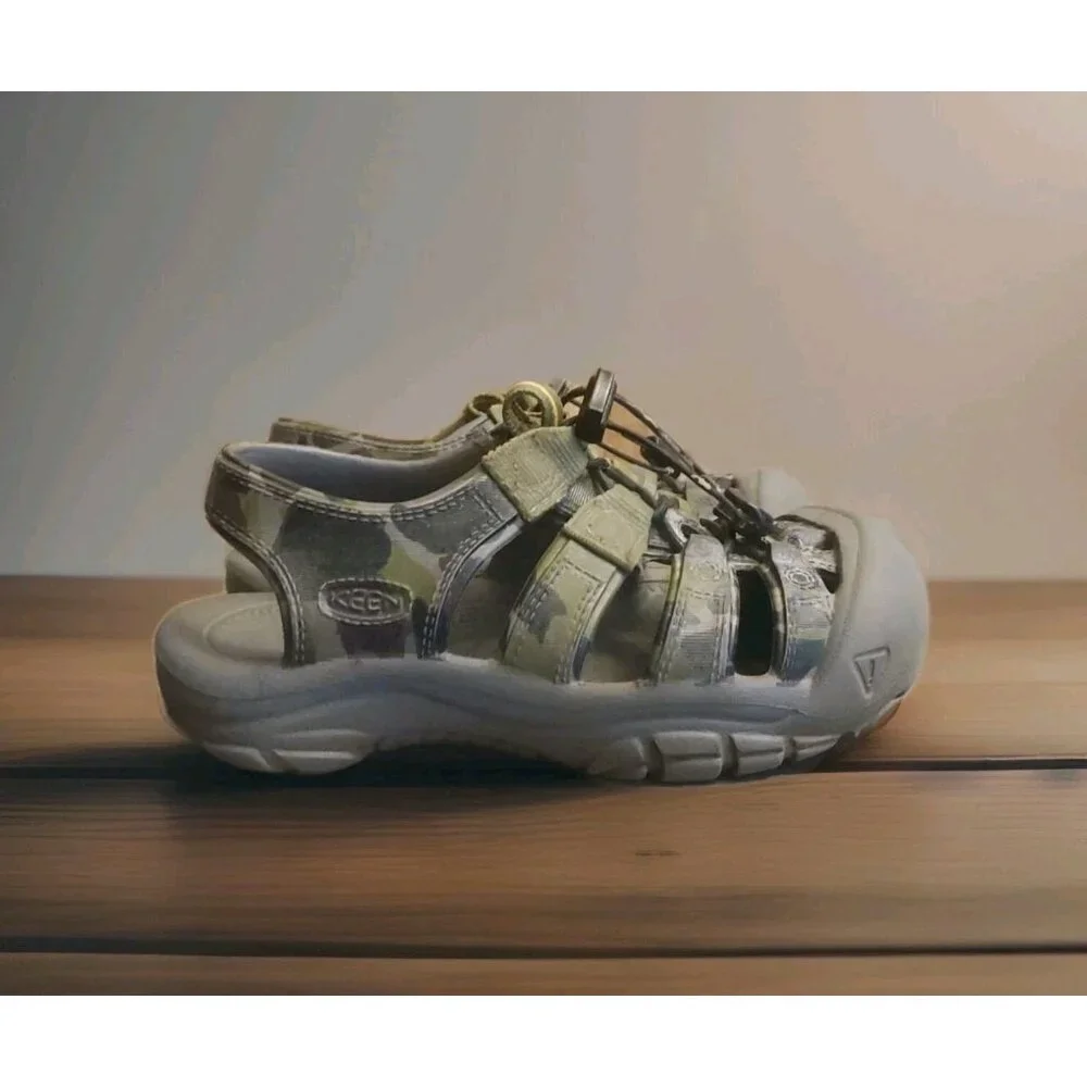 Keen Youth Hiking Sandal Shoes Youth‎ Size 13 Camo